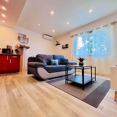 Διαμέρισμα Le Red Light : 4 Prs, Clim, 300m Des Plages *