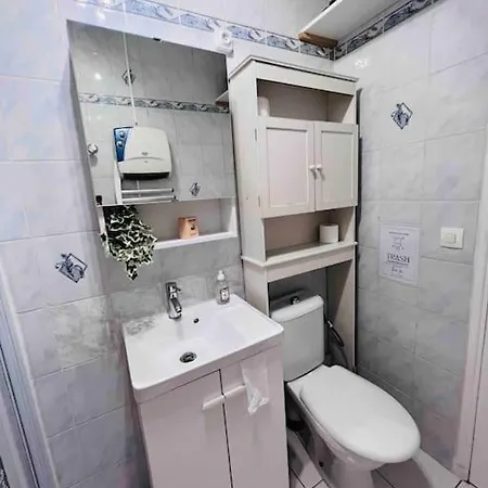 Apartman Le Red Light : 4 Prs, Clim, 300m Des Plages Antibes