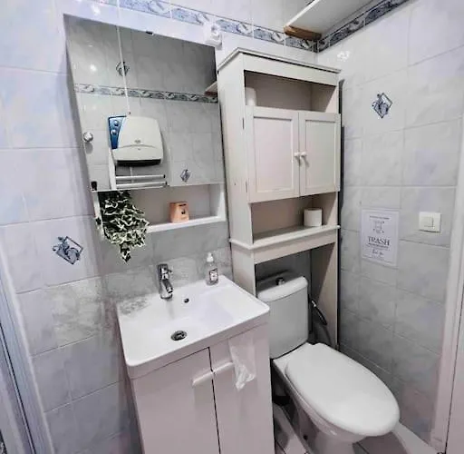 Apartment Le Red Light : 4 Prs, Clim, 300m Des Plages Antibes